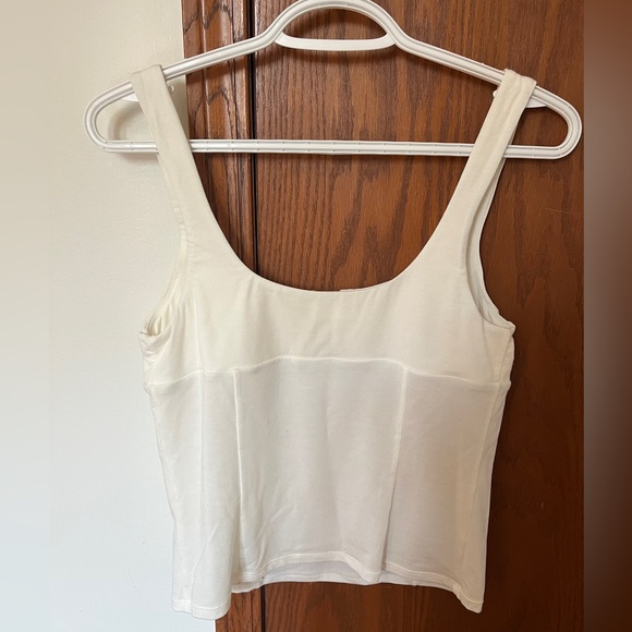 Aritzia tank top - Picture 2 of 4